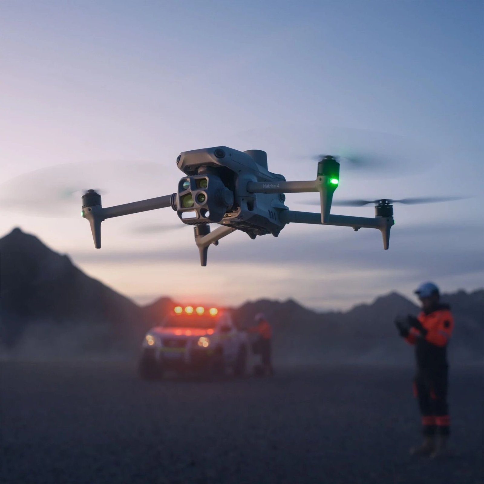 DJI Matrice 4T dronas misijoje